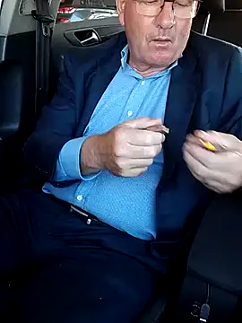 Snapshot of stiffandlubed@xh chatting on March 3, 2025, 7:32 am stiffandlubedxh online show from March 3, 2025, 7:32 am