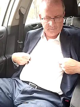 Snapshot of stiffandlubed@xh chatting on March 6, 2025, 1:58 am stiffandlubedxh online show from March 6, 2025, 1:58 am