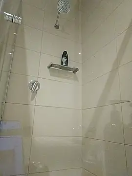 stiffandlubedxh online show from March 26, 2026, 11:38 am