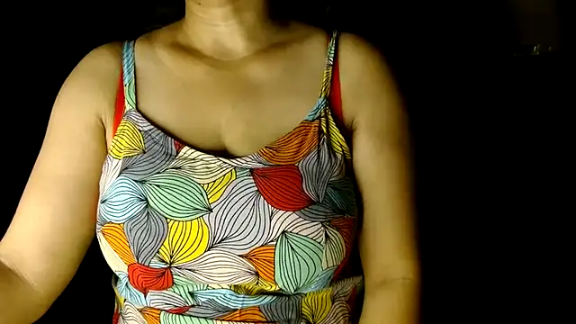 janifer001 online show from April 22, 2026, 1:52 am