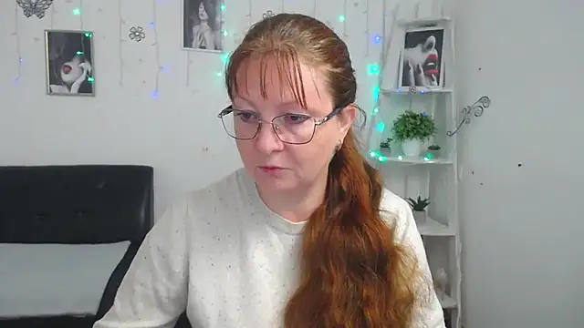 VanessaHotts online show from October 11, 2025, 5:17 am