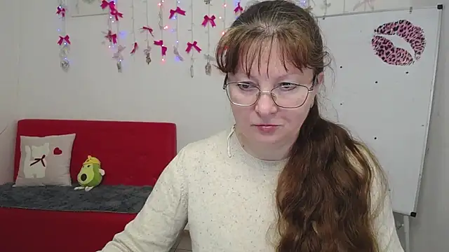 VanessaHotts online show from April 22, 2026, 5:10 am