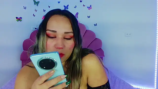 Snapshot of paula_brausin chatting on October 5, 2025, 2:59 pm paula brausin online show from October 5, 2025, 2:59 pm