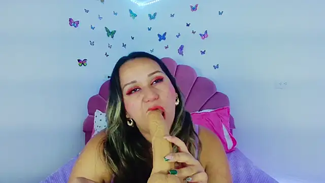 Snapshot of paula_brausin chatting on October 22, 2025, 12:55 am paula brausin online show from October 22, 2025, 12:55 am