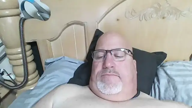 Bigbear0563 online show from October 31, 2025, 7:31 am