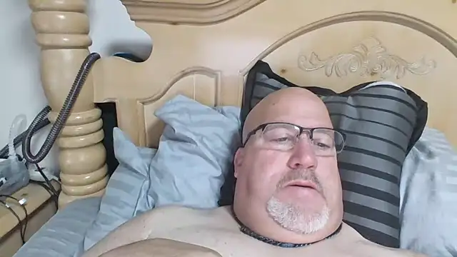 Bigbear0563 online show from November 10, 2025, 5:34 pm