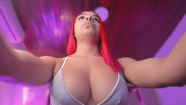 Emmily Savage online show from April 13, 2026, 11:48 am