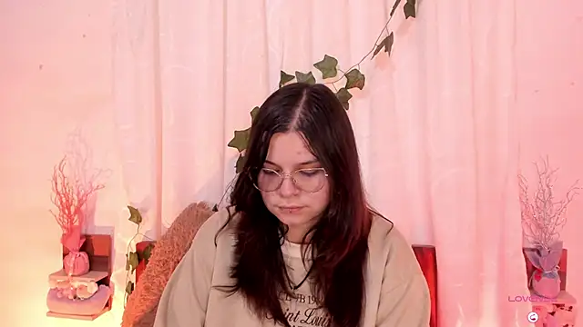 Snapshot of Mey_moon chatting on February 28, 2025, 9:12 pm Mey moon online show from February 28, 2025, 9:12 pm