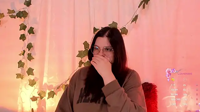 Snapshot of Mey_moon chatting on March 21, 2025, 7:33 am Mey moon online show from March 21, 2025, 7:33 am