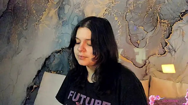 Snapshot of Mey_moon chatting on November 24, 2025, 10:42 pm Mey moon online show from November 24, 2025, 10:42 pm