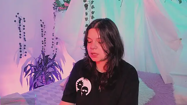 Snapshot of Mey_moon chatting on December 22, 2025, 3:03 am Mey moon online show from December 22, 2025, 3:03 am