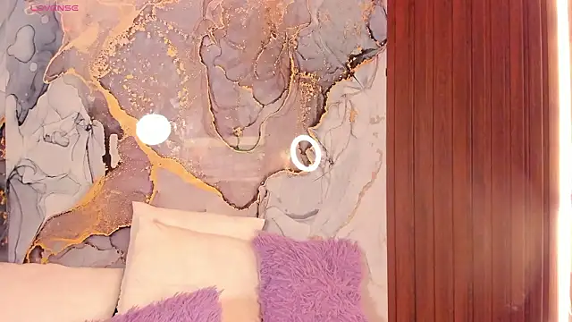 Snapshot of Mey_moon chatting on February 11, 2026, 12:04 am Mey moon online show from February 11, 2026, 12:04 am