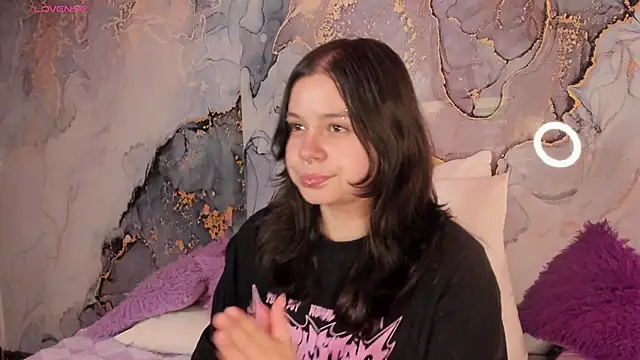 Snapshot of Mey_moon chatting on February 16, 2026, 5:03 am Mey moon online show from February 16, 2026, 5:03 am