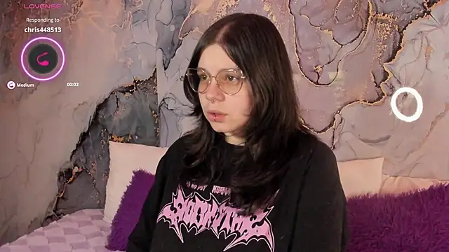 Snapshot of Mey_moon chatting on February 19, 2026, 4:19 am Mey moon online show from February 19, 2026, 4:19 am