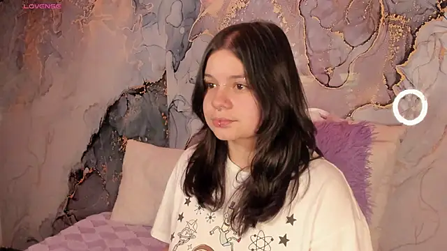 Snapshot of Mey_moon chatting on February 23, 2026, 3:48 am Mey moon online show from February 23, 2026, 3:48 am