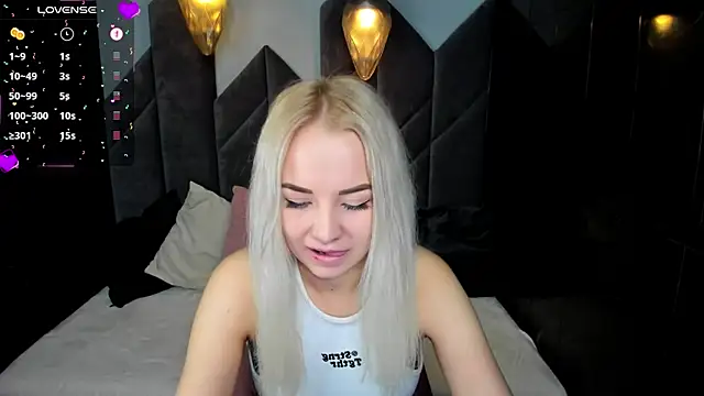 Snapshot of StephanieSweety chatting on December 20, 2024, 2:05 pm StephanieSweety online show from December 20, 2024, 2:05 pm