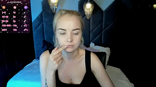 Snapshot of StephanieSweety chatting on January 26, 2025, 1:36 pm StephanieSweety online show from January 26, 2025, 1:36 pm