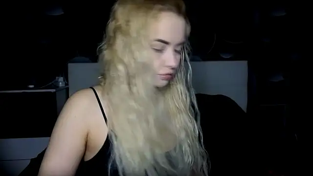 StephanieSweety online show from November 21, 2025, 9:30 am