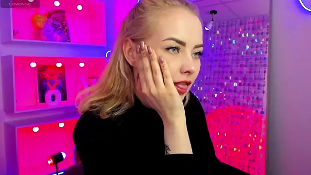 Snapshot of StephanieSweety chatting on April 18, 2026, 8:09 pm StephanieSweety online show from April 18, 2026, 8:09 pm