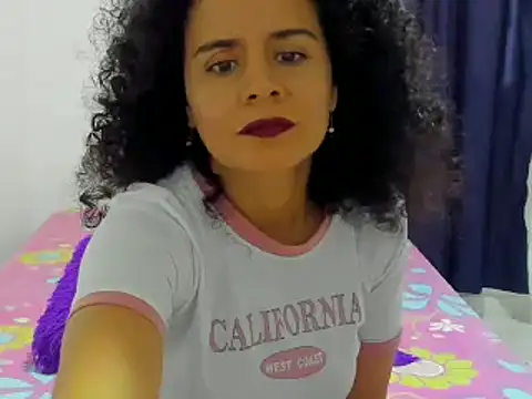 Snapshot of Sami_Hotie1 chatting on December 16, 2024, 9:31 pm Sami Hotie1 online show from December 16, 2024, 9:31 pm