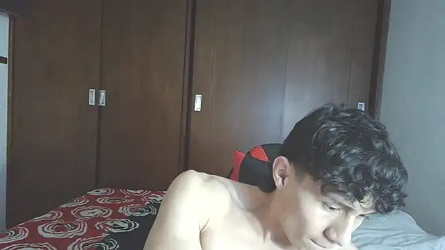 aresholland online show from October 26, 2025, 11:42 pm