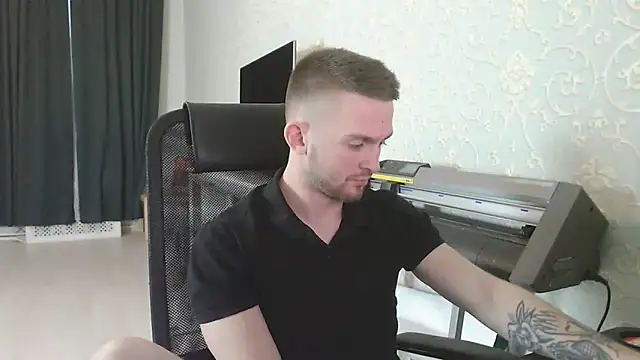 Snapshot of Marselle_Laker chatting on November 12, 2025, 1:44 pm Marselle Laker online show from November 12, 2025, 1:44 pm