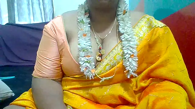 Snapshot of archanatelugu9 chatting on September 21, 2025, 4:36 am archanatelugu9 online show from September 21, 2025, 4:36 am