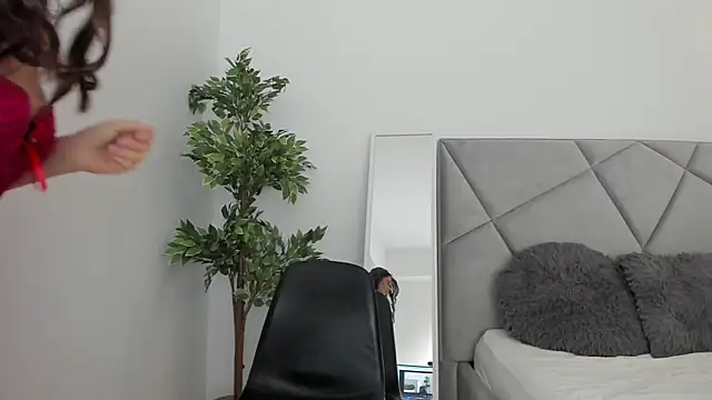 BlueEyesLexy online show from April 18, 2026, 7:45 am