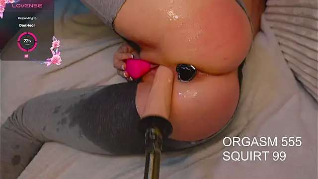 Snapshot of Alissaasex chatting on February 4, 2026, 1:17 pm Alissaasex online show from February 4, 2026, 1:17 pm