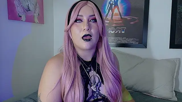 valkiria moore online show from May 21, 2026, 11:12 pm