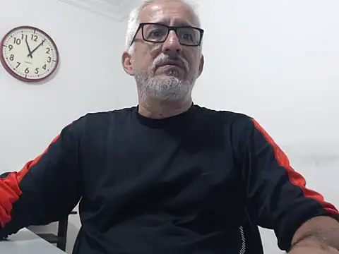 Snapshot of cenizo10124 chatting on December 3, 2024, 4:03 am cenizo10124 online show from December 3, 2024, 4:03 am