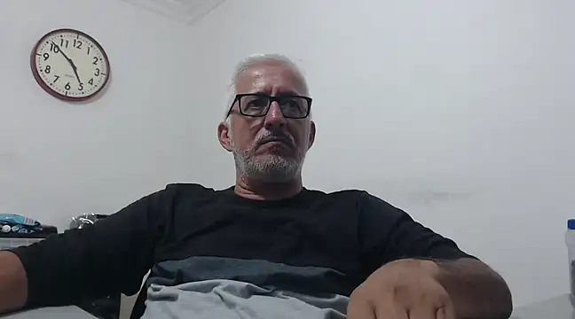 Snapshot of cenizo10124 chatting on December 18, 2024, 9:51 pm cenizo10124 online show from December 18, 2024, 9:51 pm