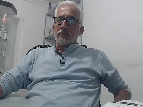 Snapshot of cenizo10124 chatting on October 21, 2025, 2:18 pm cenizo10124 online show from October 21, 2025, 2:18 pm