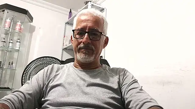 Snapshot of cenizo10124 chatting on November 11, 2025, 9:48 pm cenizo10124 online show from November 11, 2025, 9:48 pm