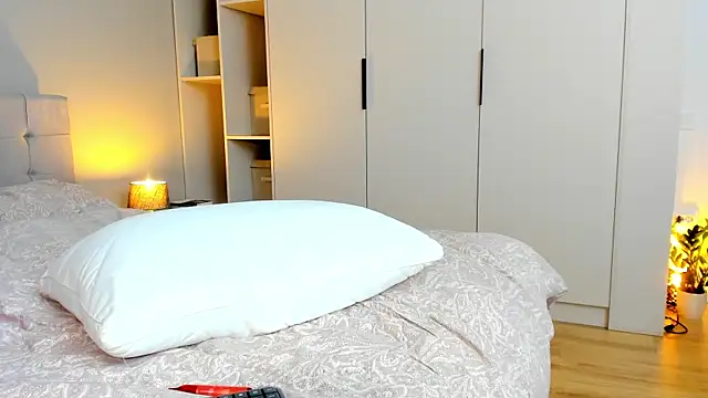 Snapshot of june_desire chatting on February 9, 2025, 5:01 pm june desire online show from February 9, 2025, 5:01 pm