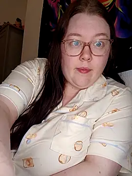 Sexycurvyemilyy online show from March 17, 2026, 10:13 pm