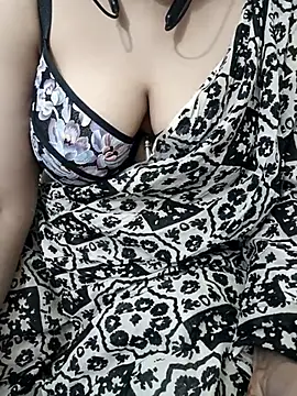 Sexybomb33 online show from February 24, 2025, 12:59 pm