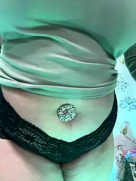 Sexybomb33 online show from December 19, 2025, 8:27 pm