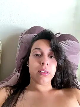 Natur4lBeautyb33 online show from September 11, 2025, 2:06 pm