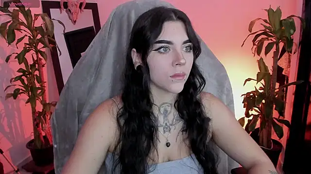 MissCharlottte18 online show from May 1, 2026, 3:55 am