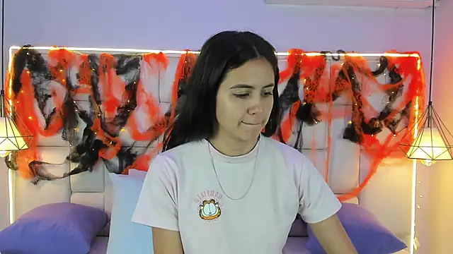 SarahSophia  online show from October 16, 2025, 11:33 am