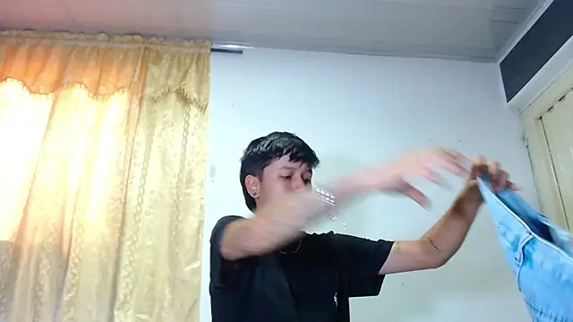 Tamarahryan online show from February 26, 2025, 1:19 pm