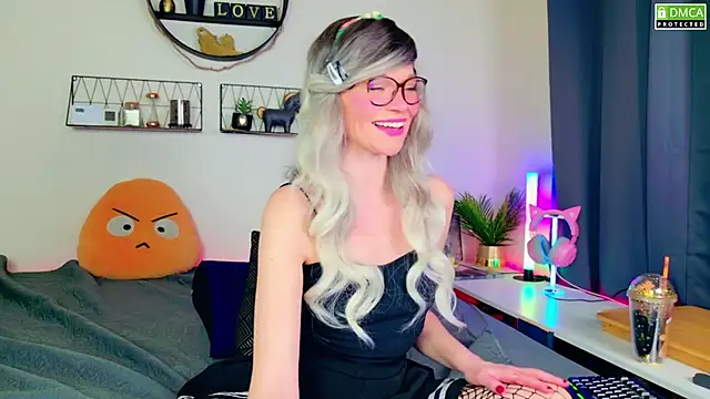 Kittychatte online show from January 22, 2025, 8:38 pm