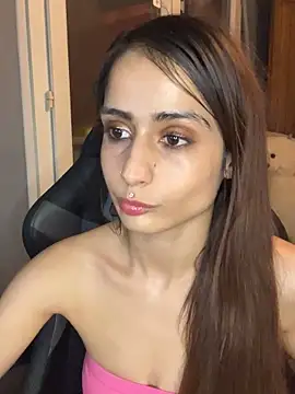 LaPetitechienne1 online show from February 2, 2025, 9:34 pm