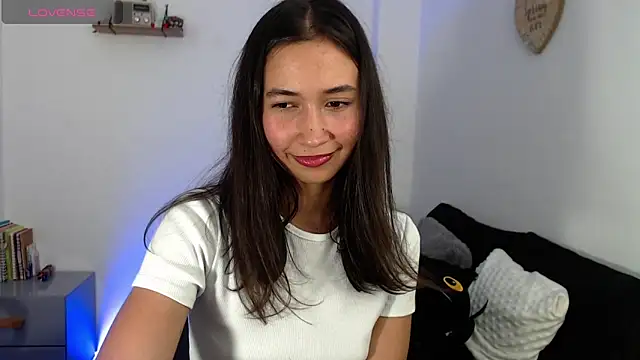 Snapshot of AmarhaRose chatting on December 7, 2024, 5:04 am AmarhaRose online show from December 7, 2024, 5:04 am