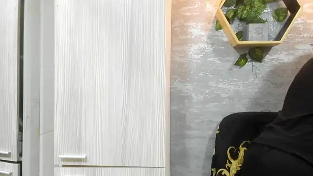 Mhelanny2 online show from June 3, 2026, 7:41 pm