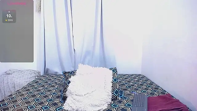 MIA luxce29 online show from November 26, 2025, 3:29 am