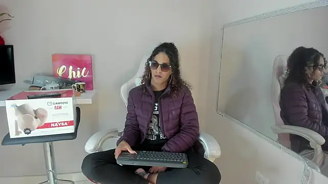 StefanyMiler online show from March 20, 2025, 6:30 am