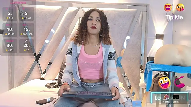 StefanyMiler online show from October 14, 2025, 7:58 pm