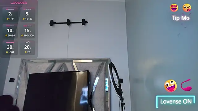 StefanyMiler online show from October 15, 2025, 7:25 pm